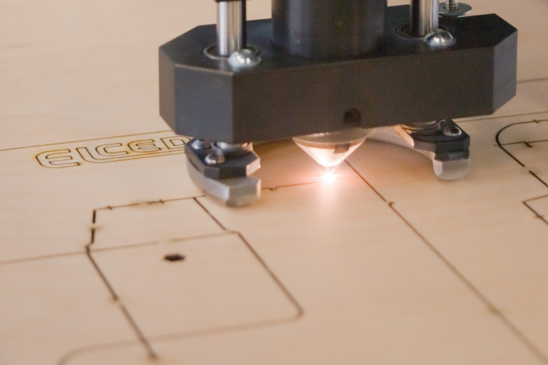 Laser-Sperrholz